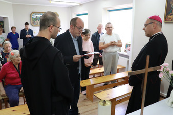 W ramach wizyty duszpasterskiej, biskup Jan Glapiak spotkał się z mieszkańcami naszego domu.