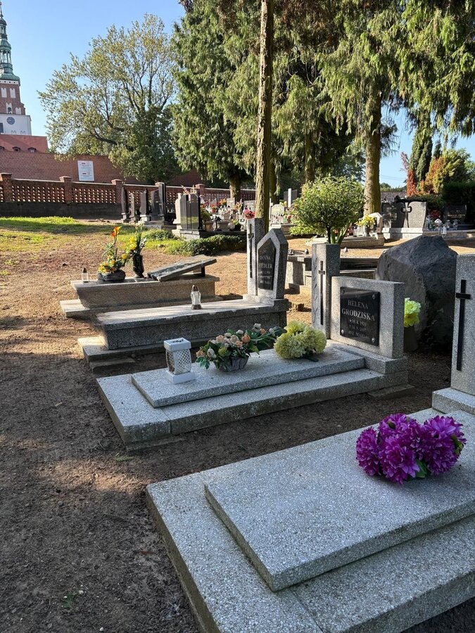 Z troską o miejsca pamięci